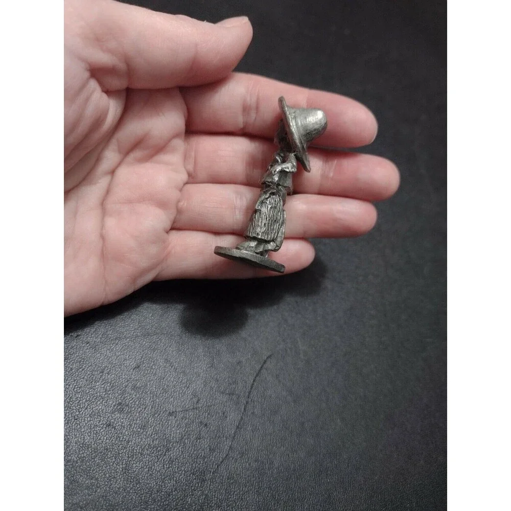 Little Quick Draw pewter figurine